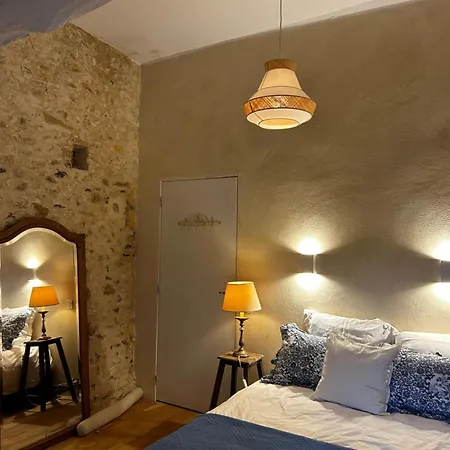 Perche Queen's Bedroom In Maisonnomadechic Cour-Maugis-sur-Huisne