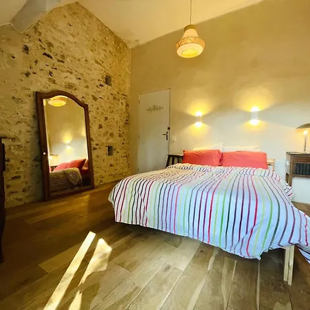 Perche Queen's Bedroom In Maisonnomadechic Bed & Breakfast Cour-Maugis-sur-Huisne