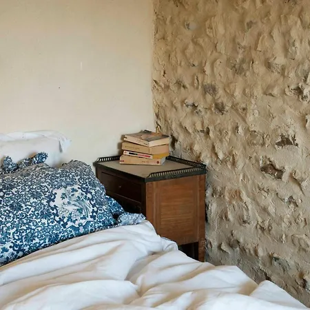 Perche Queen's Bedroom In Maisonnomadechic Cour-Maugis-sur-Huisne