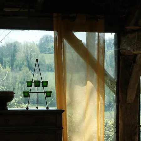 Perche Queen's Bedroom In Maisonnomadechic Cour-Maugis-sur-Huisne