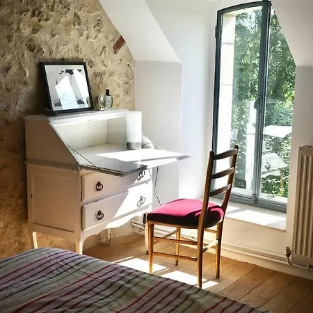 Perche Queen's Bedroom In Maisonnomadechic * Cour-Maugis-sur-Huisne