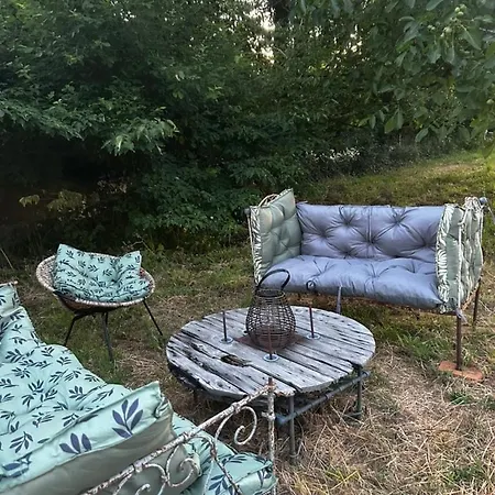 Perche Queen's Bedroom In Maisonnomadechic Bed & Breakfast Cour-Maugis-sur-Huisne