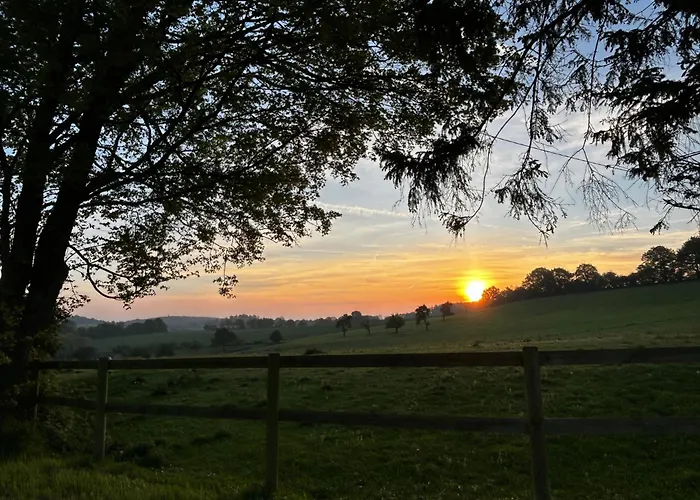 Perche Queen's Bedroom In Maisonnomadechic * Cour-Maugis-sur-Huisne