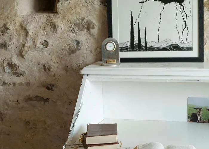 Perche Queen's Bedroom In Maisonnomadechic * Cour-Maugis-sur-Huisne